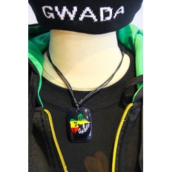 Collier en fil guadeloupe vert jaune rouge 