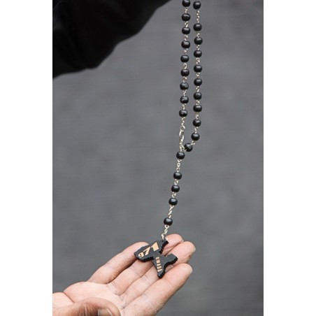 collier en perles noires petite carte gwada