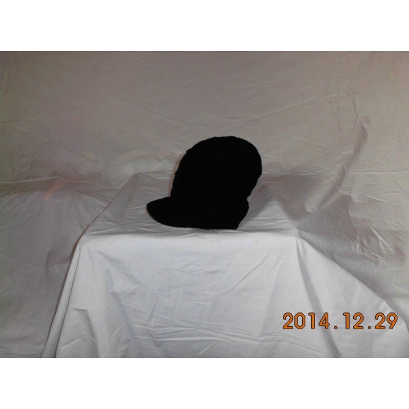 Bonnet noir avec visières 