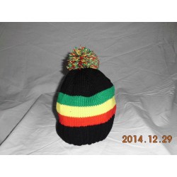 Bonnet vert jaune rouge vert avec pompom