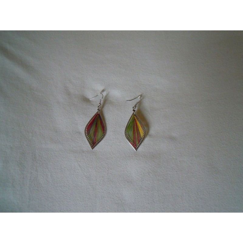 Boucle d'oreille en fil vert jaune rouge small